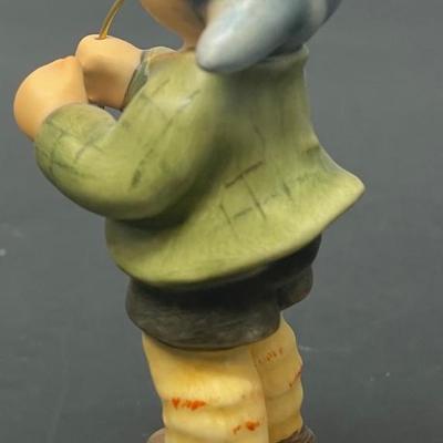 Description: Goebel Hummel LITTLE LUCK Figurine. Yr. 2008/ HUMMEL CLUB