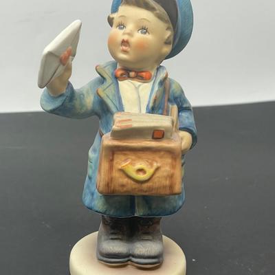 Goebel Hummel Figurine "Postman" #119