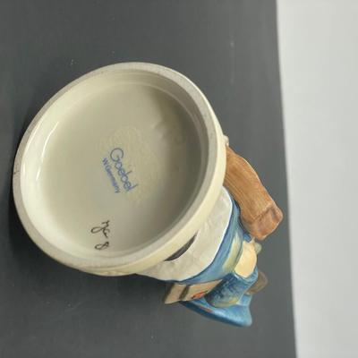 Goebel Hummel Figurine "Postman" #119