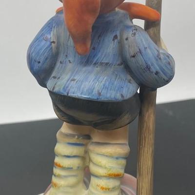 Goebel Hummel "Little Hiker" 16/1