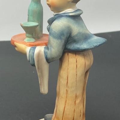 Vintage Goebel Hummel 1984 "The Waiter" 154/0