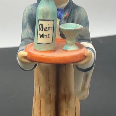Vintage Goebel Hummel 1984 "The Waiter" 154/0