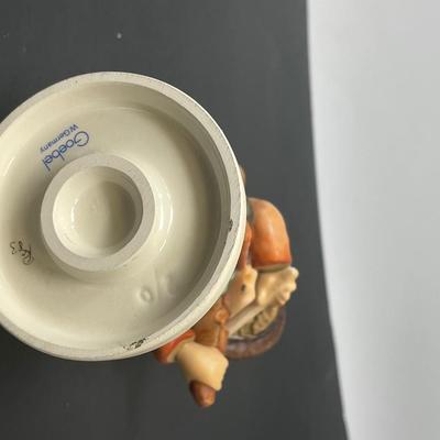 Vintage Hummel Figurine “Little Fiddler” 2/0 #996