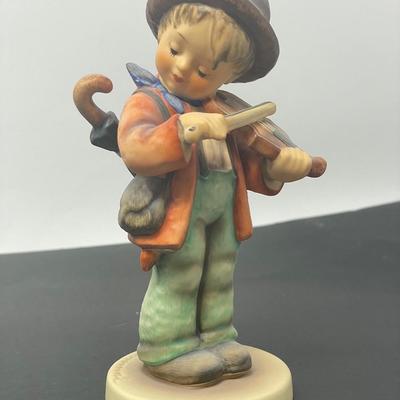 Vintage Hummel Figurine “Little Fiddler” 2/0 #996