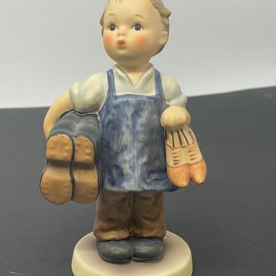 Goebel Hummel Figurine "Boots" 143/0