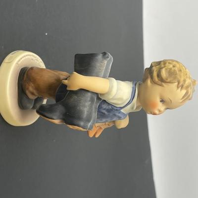 Goebel Hummel Figurine "Boots" 143/0