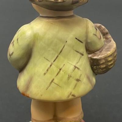 VINTAGE Goebel Hummel I BROUGHT YOU A GIFT Figurine Yr. 1967/ Hummel club