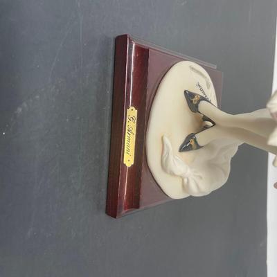 Giuseppe Armani figurine / Lady with fan