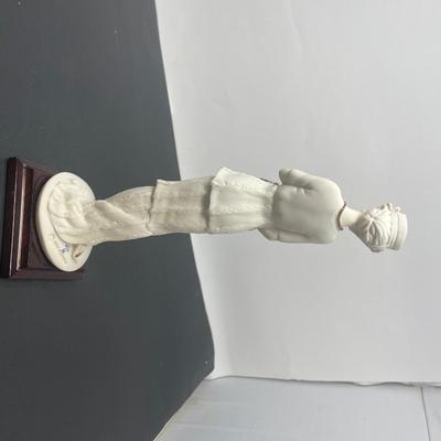 Giuseppe Armani LADY WITH NECKLACE Figurine 9" H