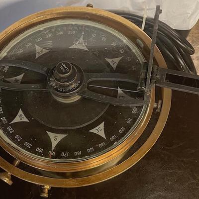 Compass/ World War 11 U.S  Navy Marine PELORUS BEARING COMPASS