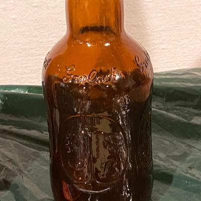 Lot of Pair of Bottles and Thimble