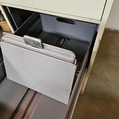 Steelcase Five Drawer File Cabinet (BS-JS)