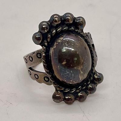 Vintage Sterling Silver Ring, Size 3, weighs 4.3g