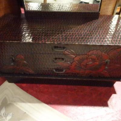 LOT 127: JAPANESE KAMAKURA-BORI CHEST WITH MIRROR, CARVED FLORALS