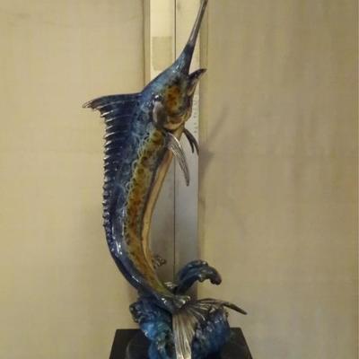 LOT 191: LARGE PATINATED BRONZE MARLIN SCULPTURE ON MARBLE BASE