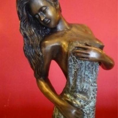 LOT 165A: BRONZE SCULPTURE, FEMALE DRAPED NUDE, ON MARBLE BASE