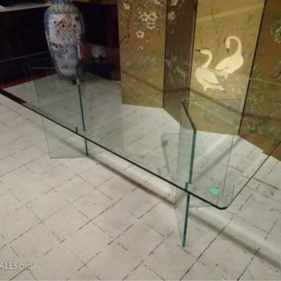 LOT 88: VINTAGE GLASS DINING TABLE, IN THE STYLE OF PACE
