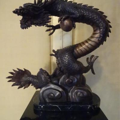 LOT 30: LARGE BRONZE CHINESE DRAGON SCULPTURE ON MARBLE BASE