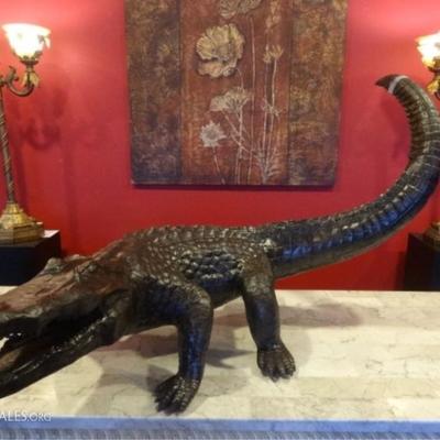 LOT 127A: LARGE BRONZE ALLIGATOR SCULPTURE, PLUMBED FOR USE AS FOUNTAIN