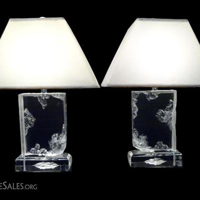 LOT 26: PAIR LARGE VINTAGE LUCITE LAMPS, CLEAR LUCITE WITH ICE MOTIF