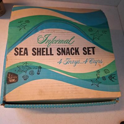 Informal sea shell snack set LNIB