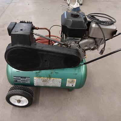 Spreedaire 20 Gallon Contactor Gas Engine air compressor with hose and Instruction Manual