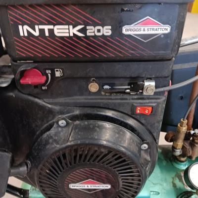 Spreedaire 20 Gallon Contactor Gas Engine air compressor with hose and Instruction Manual