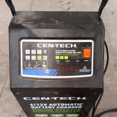 CEN-TECH 6/12V Automatic battery charger with Engine Jump start