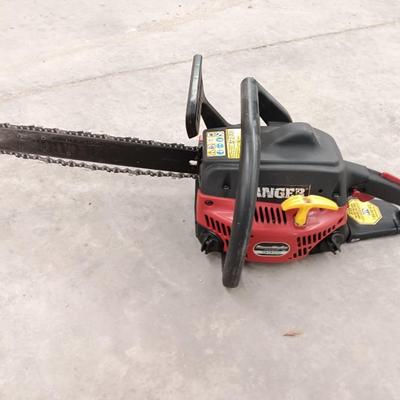 Homelite Ranger Chain saw - Power stroke 33 cc Engine with gas can
