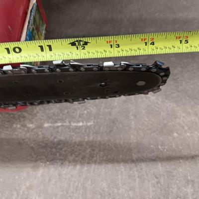 Homelite Ranger Chain saw - Power stroke 33 cc Engine with gas can