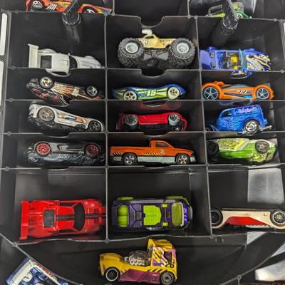 Hot Wheels Cars & Carrying Case