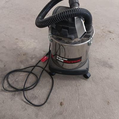 Shop-Vac Ash Vacuum / Dry Vacuum - Great for pellet stove cleanings!