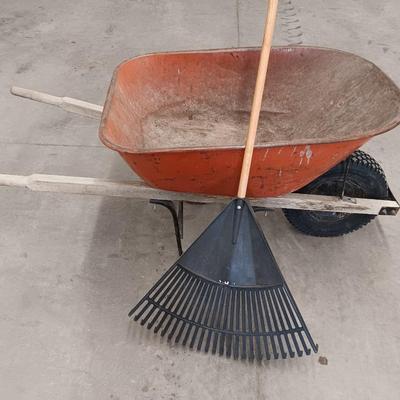 Steel Wheelbarrow with Nice leaf rake - bigger than normal tire - Perfect for the farm!
