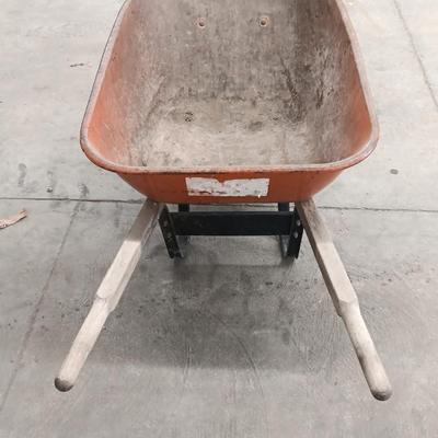 Steel Wheelbarrow with Nice leaf rake - bigger than normal tire - Perfect for the farm!