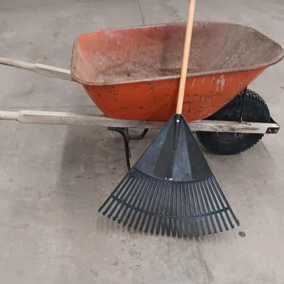 Steel Wheelbarrow with Nice leaf rake - bigger than normal tire - Perfect for the farm!