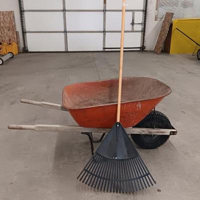 Steel Wheelbarrow with Nice leaf rake - bigger than normal tire - Perfect for the farm!