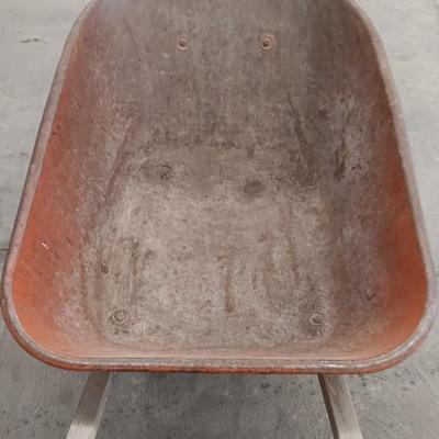Steel Wheelbarrow with Nice leaf rake - bigger than normal tire - Perfect for the farm!