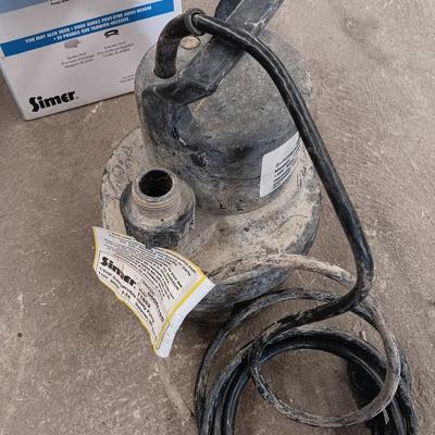 Simer 1/6 HP Portable / Submersible Utility Pump - lightly used