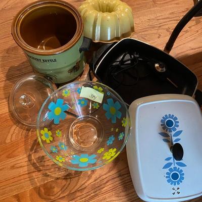 Lot of Vintage Party And Dining Serviceware
