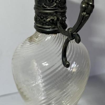 Antique Silver-Plated Swirl Glass Oil/Vinegar Pourer w/Stopper 8" Tall in VG Preowned Condition.