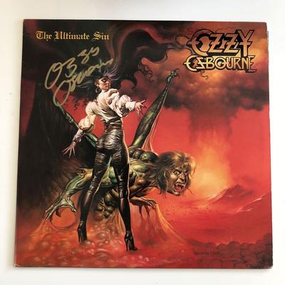 Ozzy Osbourne The Ultimate Sin signed album. GFA Authenticated