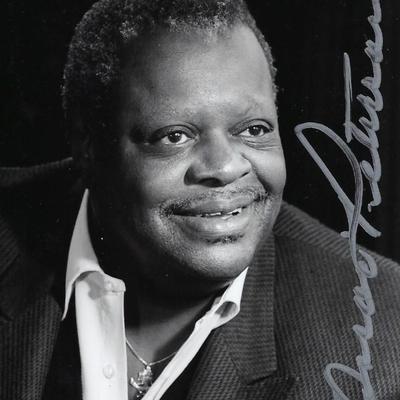 Oscar Peterson signed photo