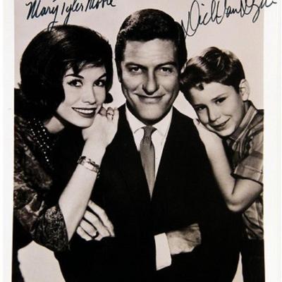 Dick Van Dyke and Mary Tyler Moore signed portrait photo 