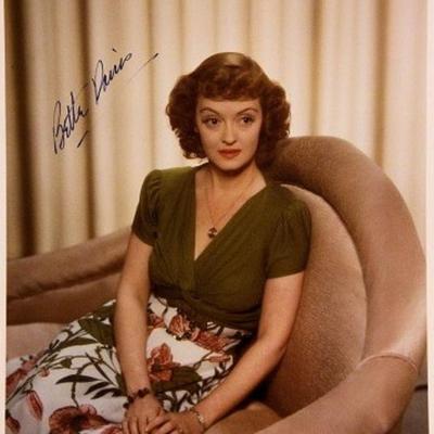 Bette Davis signed portrait photo 