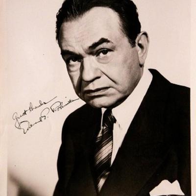 Edward G. Robinson signed portrait photo 