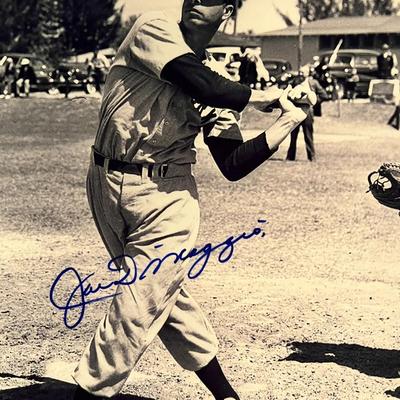 NY Yankees Joe DiMaggio signed photo