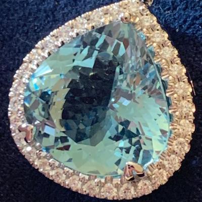 18k Blue Topaz Pendant & Diamonds / Necklace