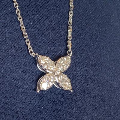 14k White Gold & Diamonds Floral Necklace