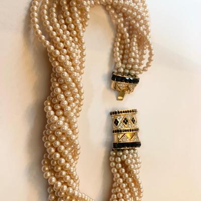 Ciner Twisted Pearl Chocker In Box