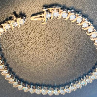 7” 14k Gold / Diamonds Tennis Bracelet